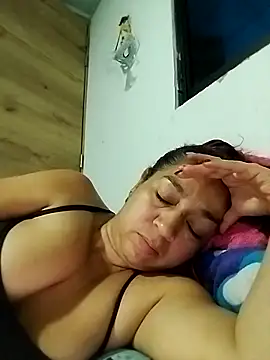 Snapshot of Tumilf chatting on 06/04/26, 04:29 Tumilf online show from 06/04/26, 04:29