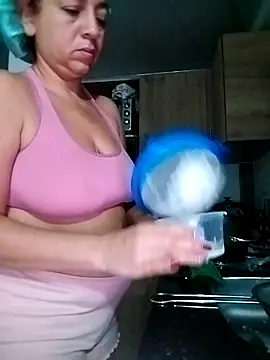Snapshot of Tumilf chatting on 06/09/26, 10:27 Tumilf online show from 06/09/26, 10:27