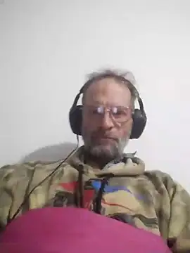 Snapshot of CulturedBus909 chatting on 06/10/26, 08:13 CulturedBus909 online show from 06/10/26, 08:13
