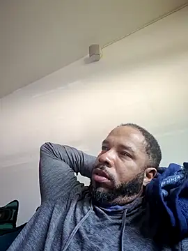 Snapshot of yoursexydaddy8181 chatting on 05/31/26, 01:40 yoursexydaddy8181 online show from 05/31/26, 01:40