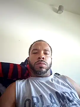 yoursexydaddy8181 online show from 08/04/26, 07:05
