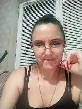 Snapshot of MillaMia45 chatting on 05/15/26, 07:43 MillaMia45 online show from 05/15/26, 07:43