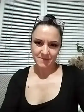 Snapshot of MillaMia45 chatting on 05/19/26, 07:20 MillaMia45 online show from 05/19/26, 07:20