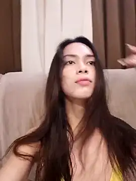Snapshot of Lavaneaah chatting on 06/06/26, 12:32 Lavaneaah online show from 06/06/26, 12:32