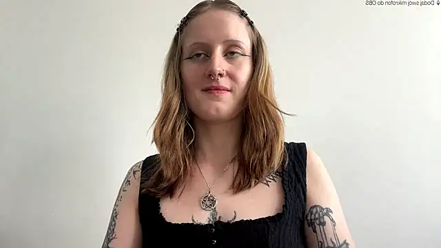 Snapshot of LaraLovely chatting on 06/04/26, 12:33 LaraLovely online show from 06/04/26, 12:33