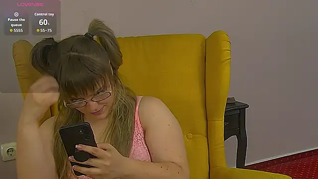 ZoeSkyee online show from 05/25/26, 04:46