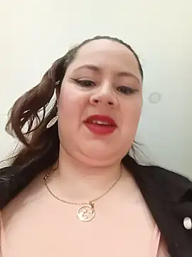 Snapshot of VANESSA__28 chatting on 05/26/26, 03:52 VANESSA 28 online show from 05/26/26, 03:52