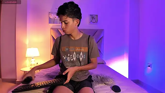 Baby noahtt online show from 06/16/26, 12:30
