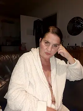 Snapshot of Velvet-Milf chatting on 06/14/26, 07:16 Velvet-Milf online show from 06/14/26, 07:16