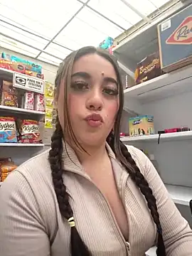 Snapshot of IvySanchez_Pinkk chatting on 06/02/26, 05:15 IvySanchez Pinkk online show from 06/02/26, 05:15