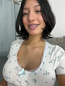 yazmin rouse  online show from 07/09/26, 11:31