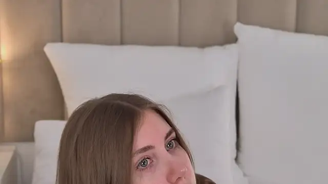 EvaAkiins online show from 05/24/26, 05:29
