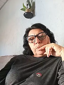 Snapshot of Milena1000 chatting on 06/17/26, 05:36 Milena1000 online show from 06/17/26, 05:36