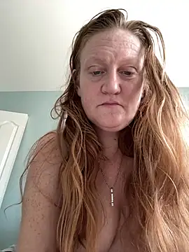 Snapshot of Kellilyn10 chatting on 05/18/26, 04:13 Kellilyn10 online show from 05/18/26, 04:13