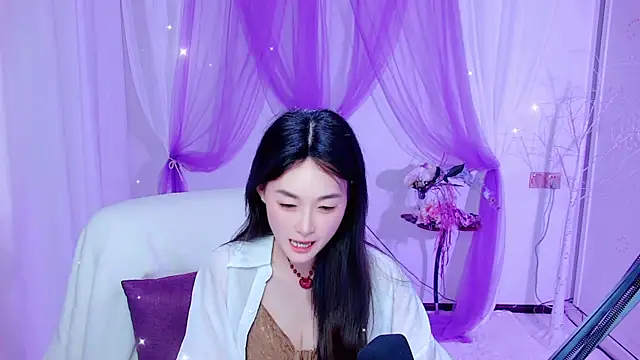 Snapshot of Tili_Lucky chatting on 06/14/26, 02:24 Tili Lucky online show from 06/14/26, 02:24