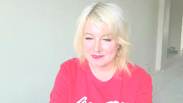 Snapshot of MollyyJoyy chatting on 05/15/26, 02:57 MollyyJoyy online show from 05/15/26, 02:57