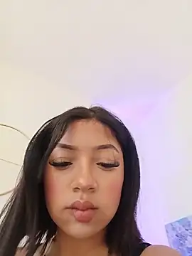 Snapshot of Amelie_Perlie_ chatting on 06/10/26, 01:10 Amelie Perlie online show from 06/10/26, 01:10