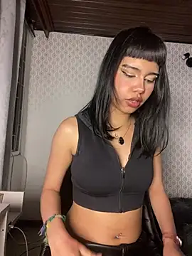 AntonellaCooper Pink online show from 06/05/26, 06:52