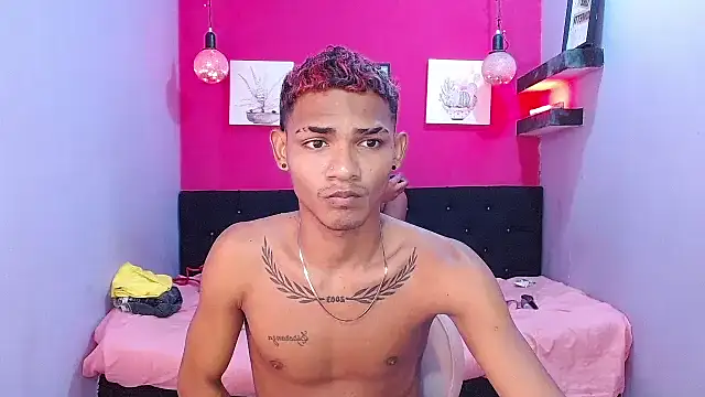 black twinks online show from 06/23/26, 03:15