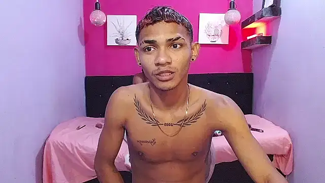 black twinks online show from 06/24/26, 02:43