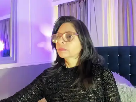 Snapshot of lena_gray chatting on 05/27/26, 01:19 lena gray online show from 05/27/26, 01:19