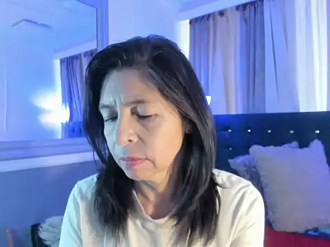 Snapshot of lena_gray chatting on 06/14/26, 02:08 lena gray online show from 06/14/26, 02:08