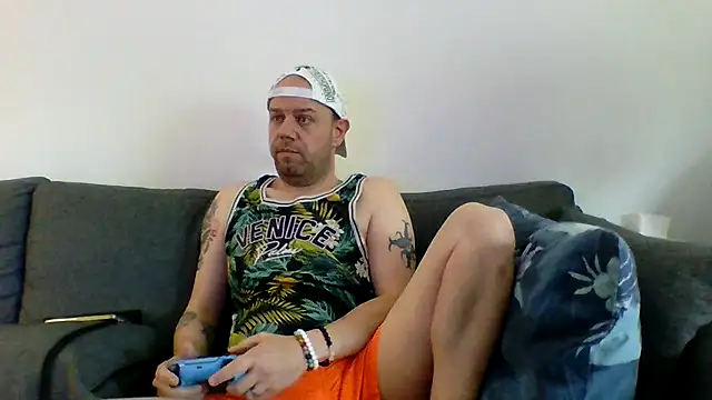 Andromede93 online show from 05/19/26, 07:26