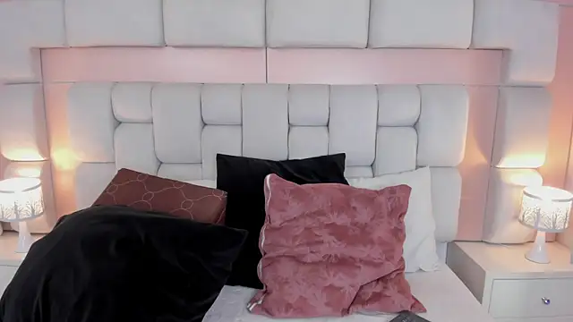 Arianna Davis online show from 07/20/26, 07:38