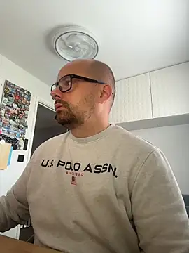 NakedAndrewHot online show from 06/08/26, 09:42