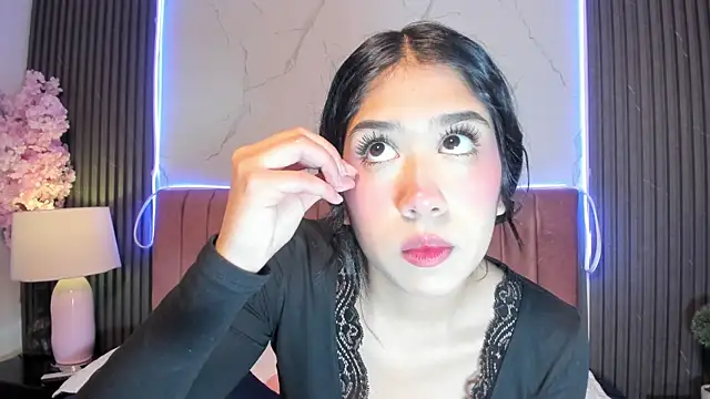 Hanna Thorne online show from 07/05/26, 06:15