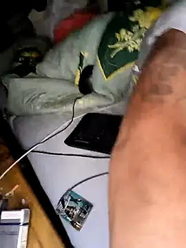 Snapshot of Camodick chatting on 11/05/25, 12:43 Camodick online show from 11/05/25, 12:43