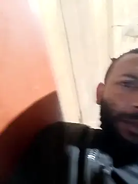 Snapshot of Camodick chatting on 11/25/25, 03:17 Camodick online show from 11/25/25, 03:17