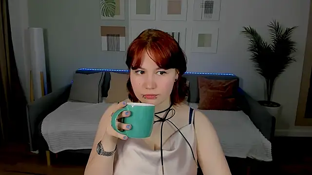 Snapshot of MiaLacrice chatting on 05/20/26, 04:29 MiaLacrice online show from 05/20/26, 04:29