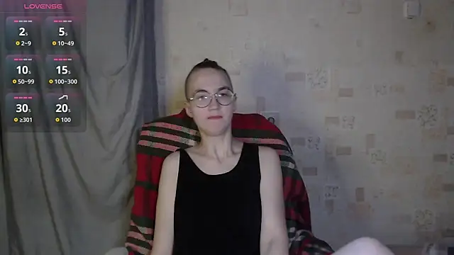 Snapshot of Alessa_Kiss chatting on 06/20/26, 10:07 Alessa Kiss online show from 06/20/26, 10:07