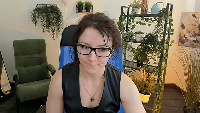 Snapshot of AureliaGleam chatting on 05/11/26, 04:29 AureliaGleam online show from 05/11/26, 04:29