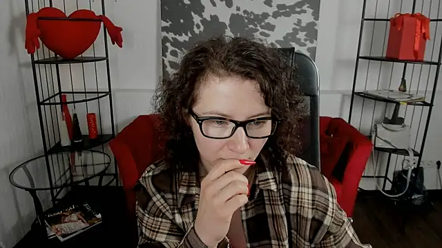 Snapshot of AureliaGleam chatting on 06/05/26, 01:23 AureliaGleam online show from 06/05/26, 01:23