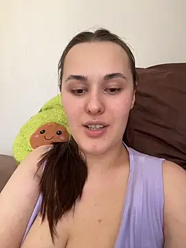 Snapshot of Queen_Monica_ chatting on 05/24/26, 06:40 Queen Monica online show from 05/24/26, 06:40