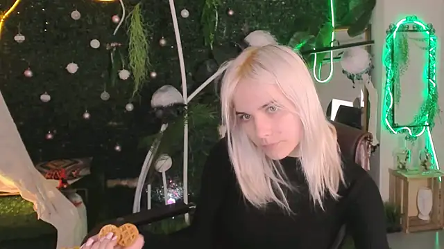 DanaWint online show from 06/06/26, 05:01