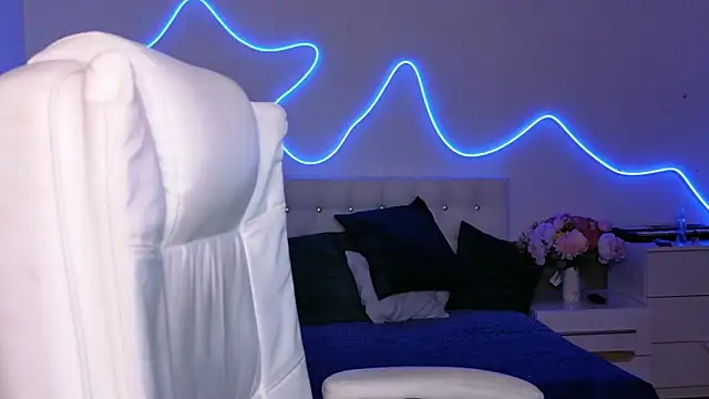 Snapshot of MaddiePerez chatting on 06/04/26, 04:13 MaddiePerez online show from 06/04/26, 04:13