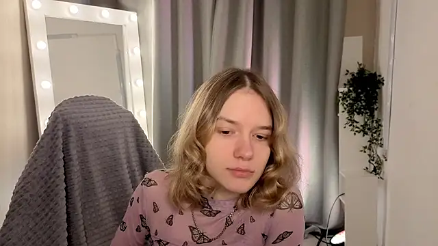 MilanaRayy online show from 05/21/26, 05:03