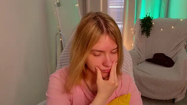 MilanaRayy online show from 07/27/26, 05:36