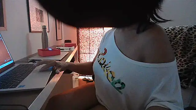 Emma Barbieri online show from 07/22/26, 11:02