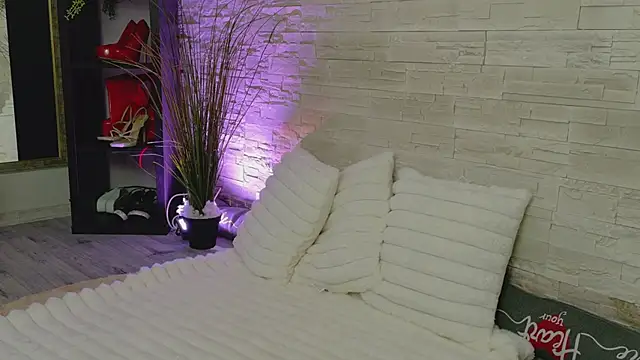 Snapshot of VanessaVosss chatting on 05/13/26, 04:15 VanessaVosss online show from 05/13/26, 04:15