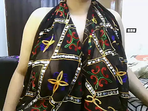 Snapshot of MISS_CUTY_ chatting on 05/20/26, 06:36 MISS CUTY online show from 05/20/26, 06:36