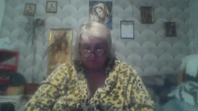 Snapshot of MarinaFarina53 chatting on 05/17/26, 05:42 MarinaFarina53 online show from 05/17/26, 05:42