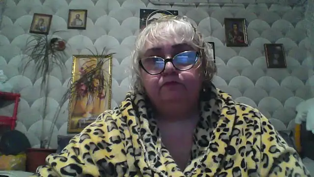 Snapshot of MarinaFarina53 chatting on 05/19/26, 04:57 MarinaFarina53 online show from 05/19/26, 04:57