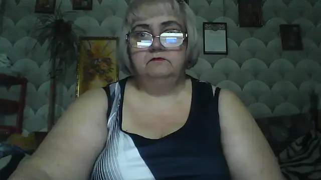 Snapshot of MarinaFarina53 chatting on 05/31/26, 06:42 MarinaFarina53 online show from 05/31/26, 06:42