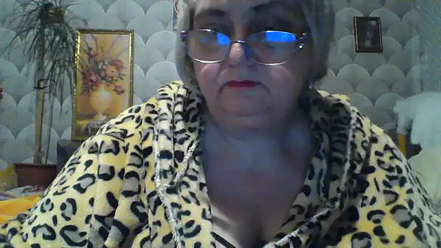 Snapshot of MarinaFarina53 chatting on 06/02/26, 09:28 MarinaFarina53 online show from 06/02/26, 09:28