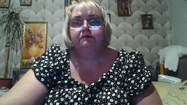 Snapshot of MarinaFarina53 chatting on 06/04/26, 06:58 MarinaFarina53 online show from 06/04/26, 06:58