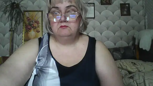 Snapshot of MarinaFarina53 chatting on 06/05/26, 06:52 MarinaFarina53 online show from 06/05/26, 06:52